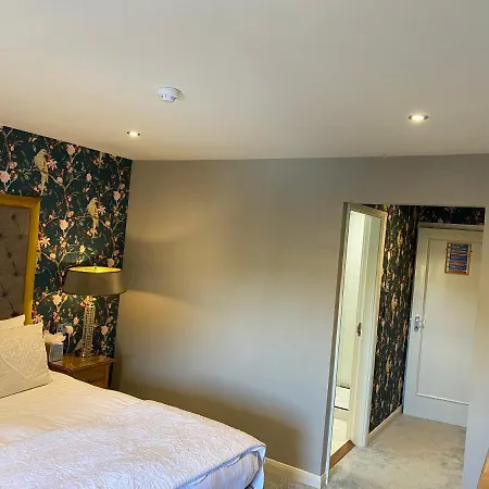 The General Tarleton 5*